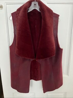 Bagatelle vest faux suede outer plush lining size M